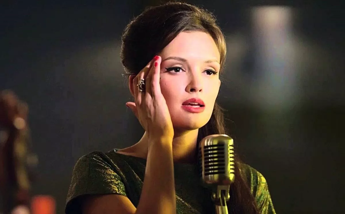 Паулина Андреева в сериале Оттепель Паулина Андреева в сериале Оттепель