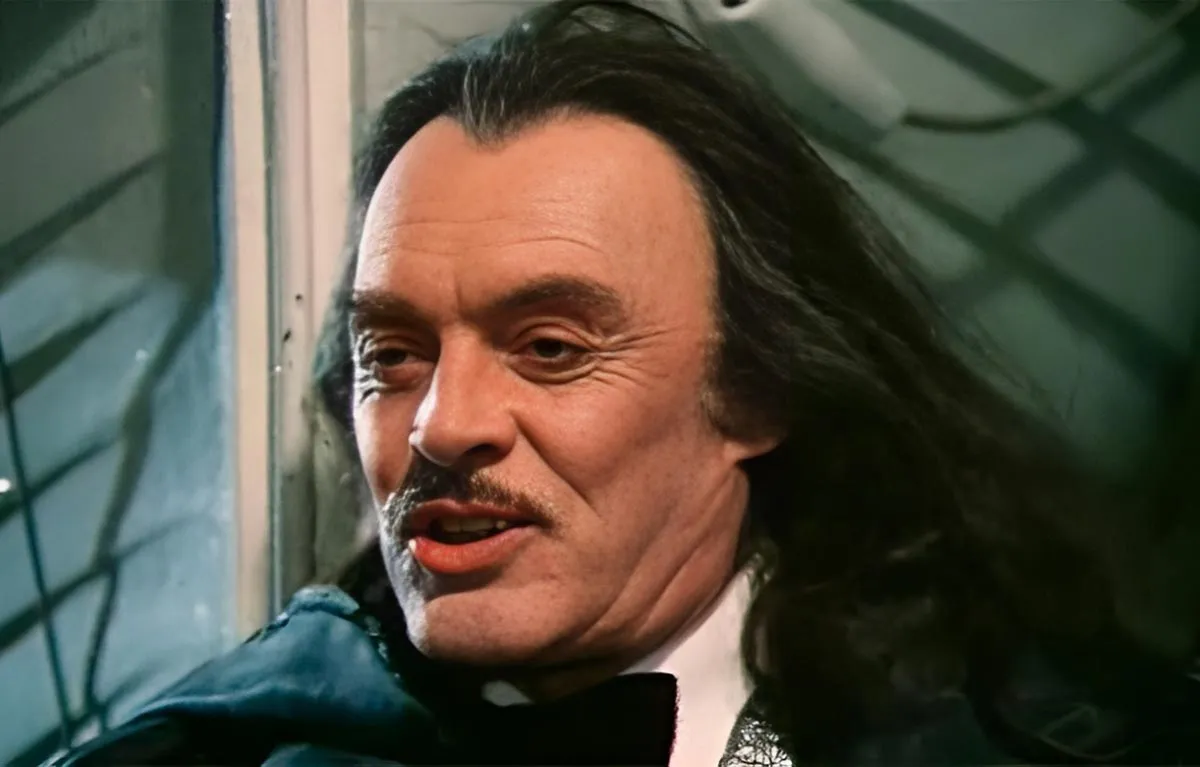 Павел Кадочников в фильме Проданный смех Павел Кадочников в фильме Проданный смех