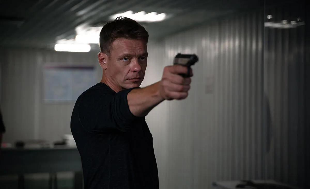 Павел Майков в сериале Девушки с Макаровым