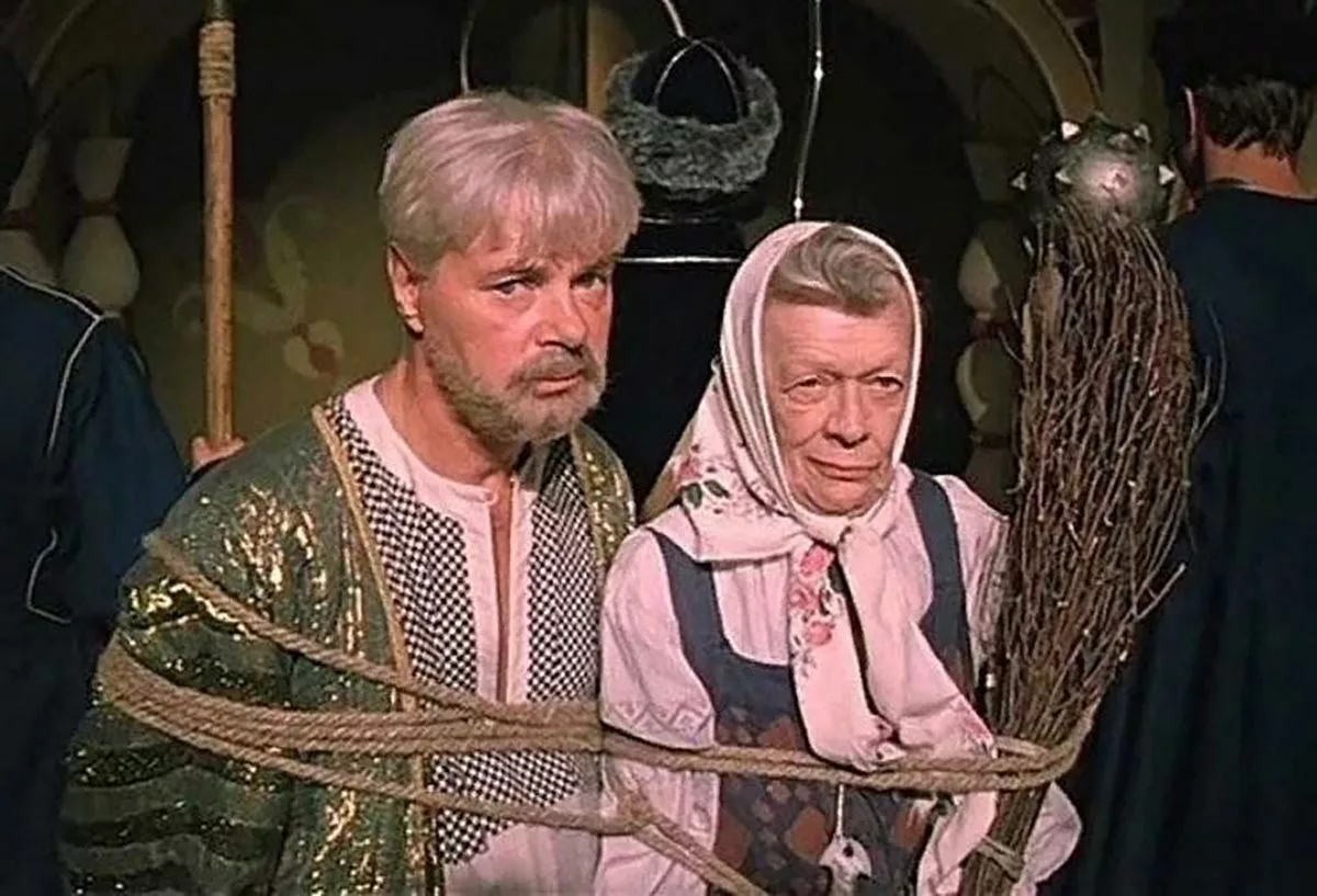 Татьяна Пельтцер в фильме Там, на неведомых дорожках... Татьяна Пельтцер в фильме Там, на неведомых дорожках...