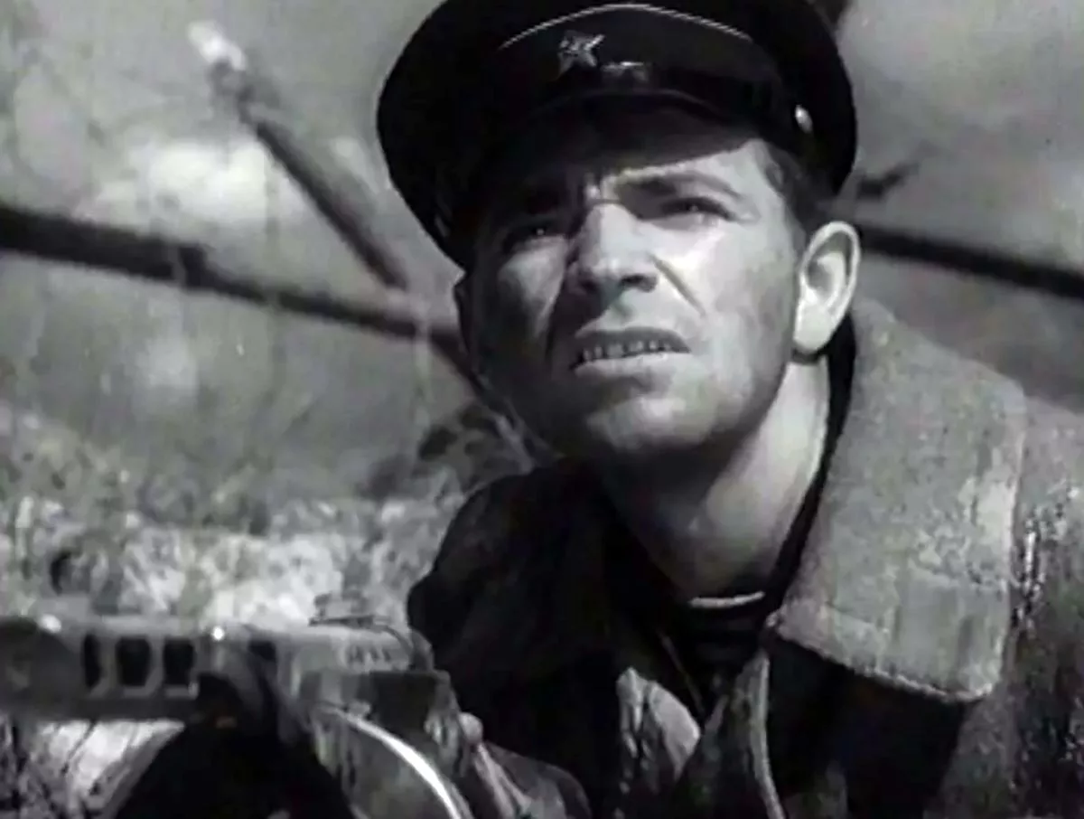 Петр Алейников в фильме Морской батальон Петр Алейников в фильме Морской батальон