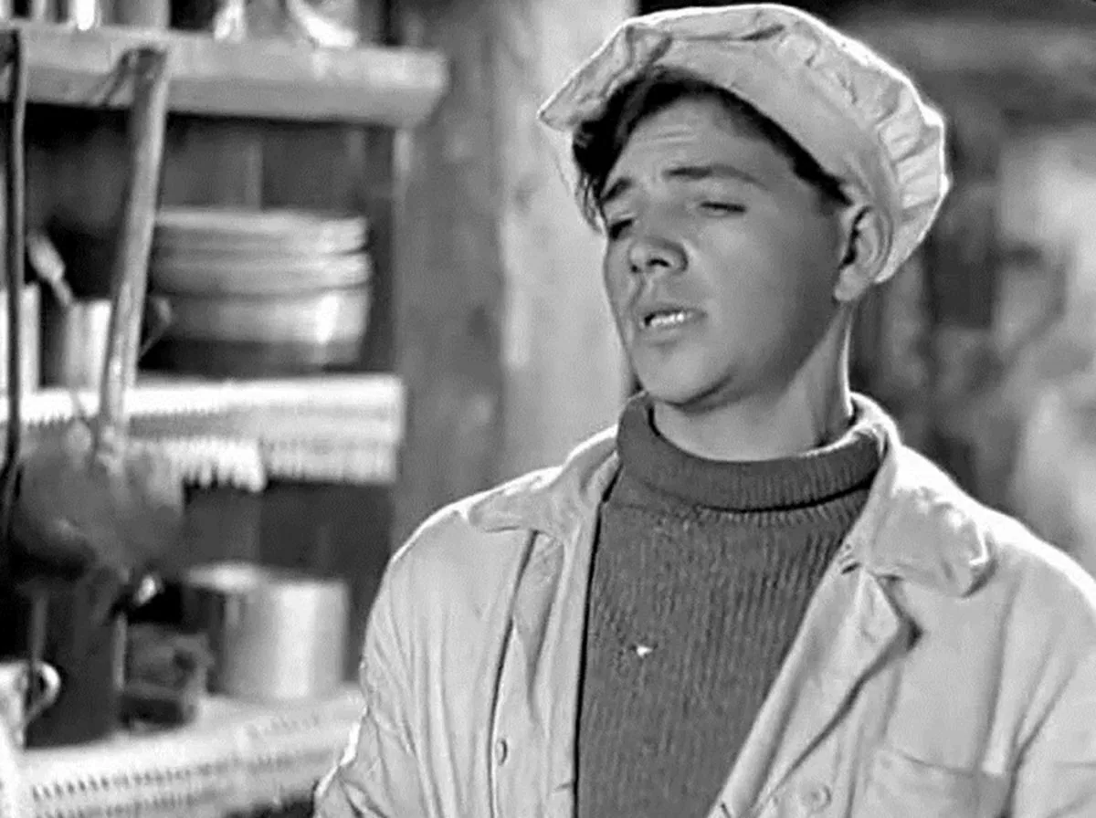 Петр Алейников в фильме Семеро смелых Петр Алейников в фильме Семеро смелых