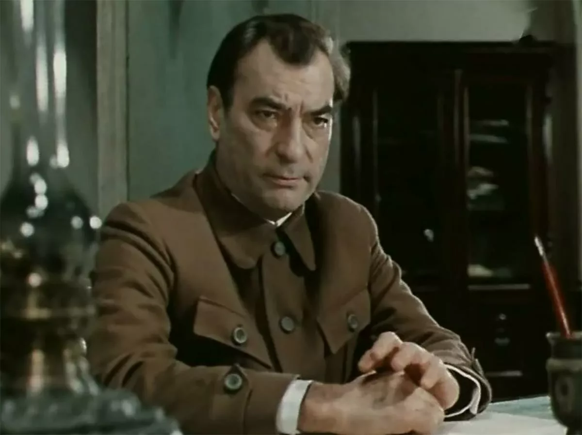 Петр Глебов в фильме О друзьях-товарищах Петр Глебов в фильме О друзьях-товарищах