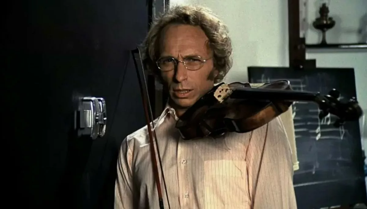 Пьер Ришар в фильме Высокий блондин в чёрном ботинке Пьер Ришар в фильме Высокий блондин в чёрном ботинке