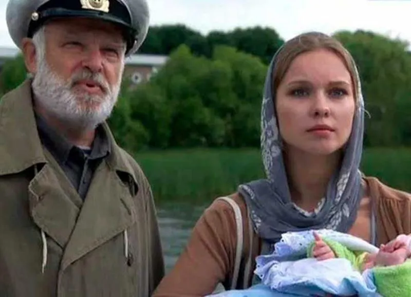 Полина Сыркина в сериале В полдень на пристани Полина Сыркина в сериале В полдень на пристани