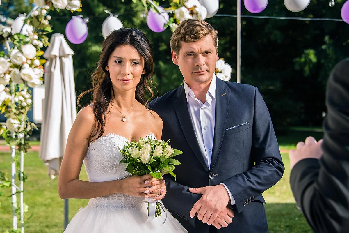 Равшана Куркова в сериале За первого встречного Равшана Куркова в сериале За первого встречного