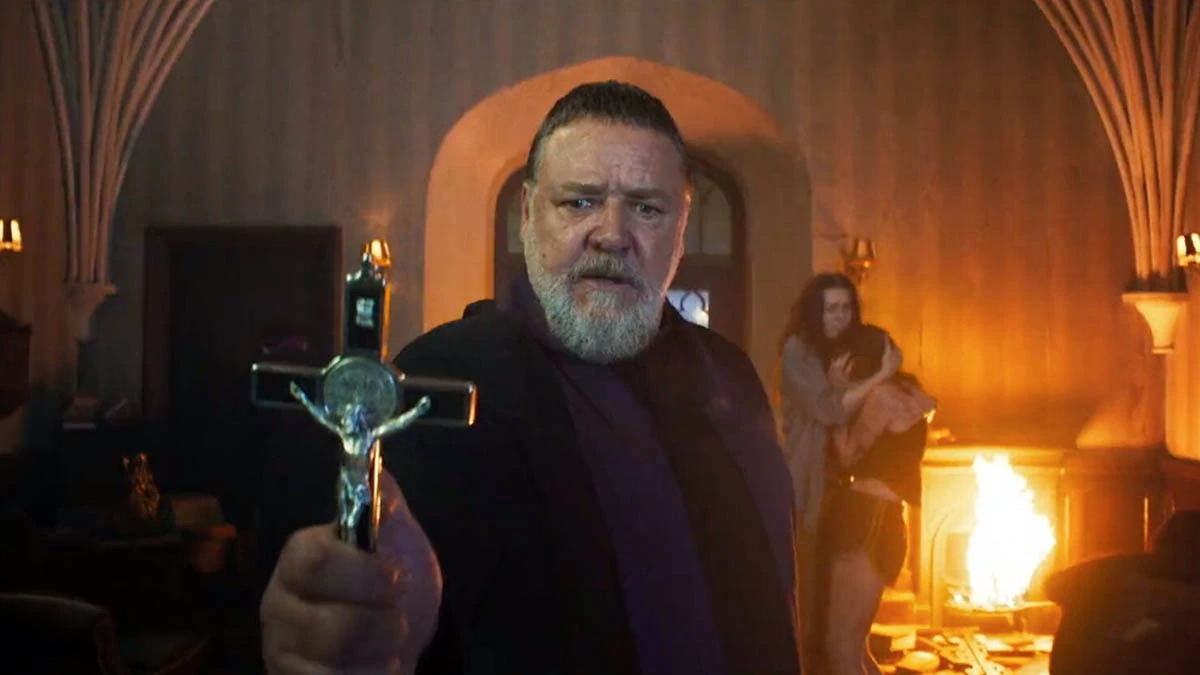 Расселл Кроу в фильме Экзорцист Папы Расселл Кроу в фильме Экзорцист Папы