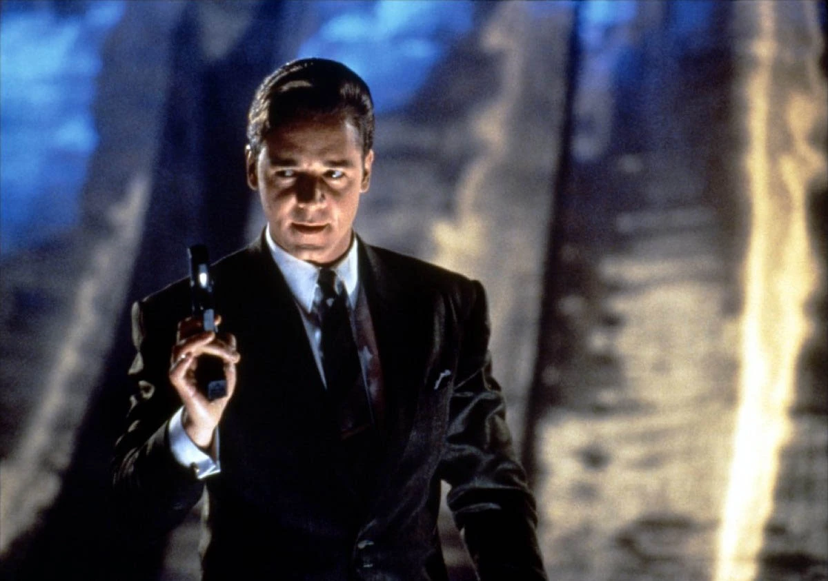 Расселл Кроу в фильме Виртуозность Расселл Кроу в фильме Виртуозность