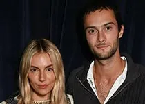 Сиенна Миллер и Оли Грин