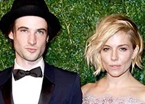 Сиенна Миллер и Том Старридж