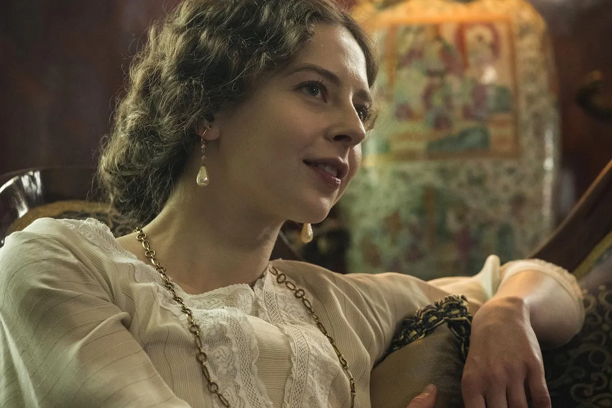 Софья Донианц в сериале Тайны института благородных девиц Софья Донианц в сериале Тайны института благородных девиц