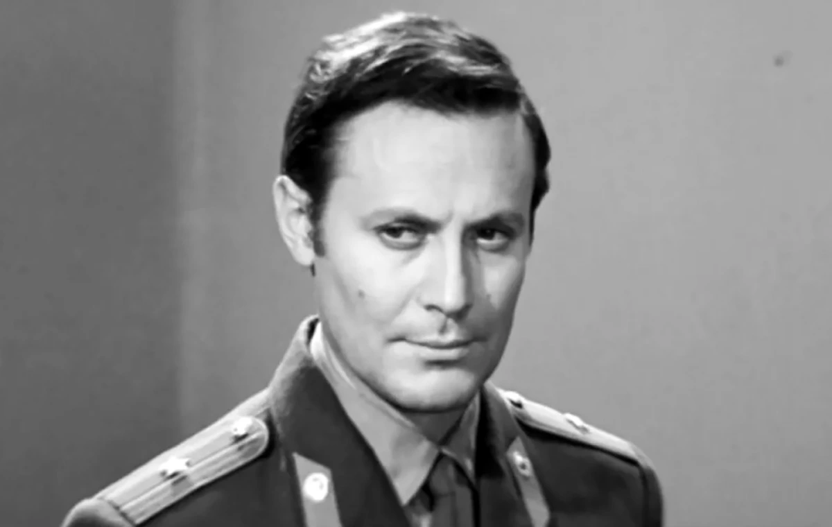 Юрий Соломин в фильме Инспектор уголовного розыска