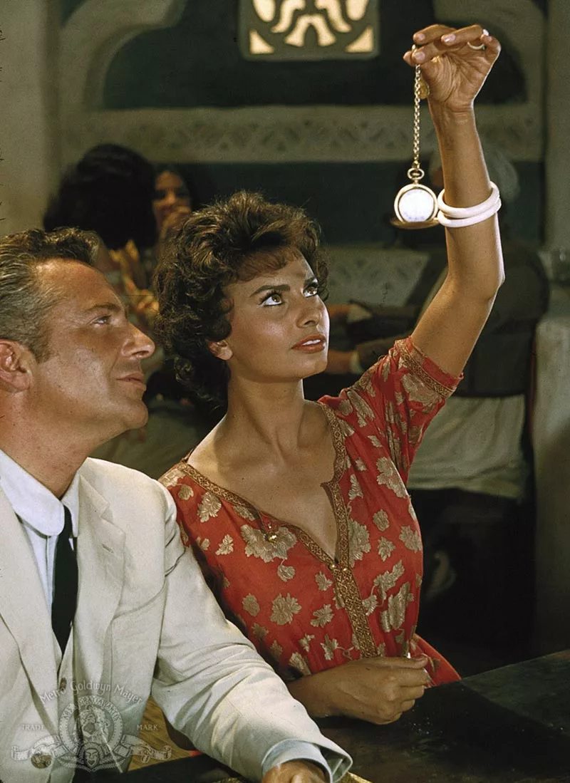 Софи Лорен в фильме Легенда о былом Софи Лорен в фильме Легенда о былом