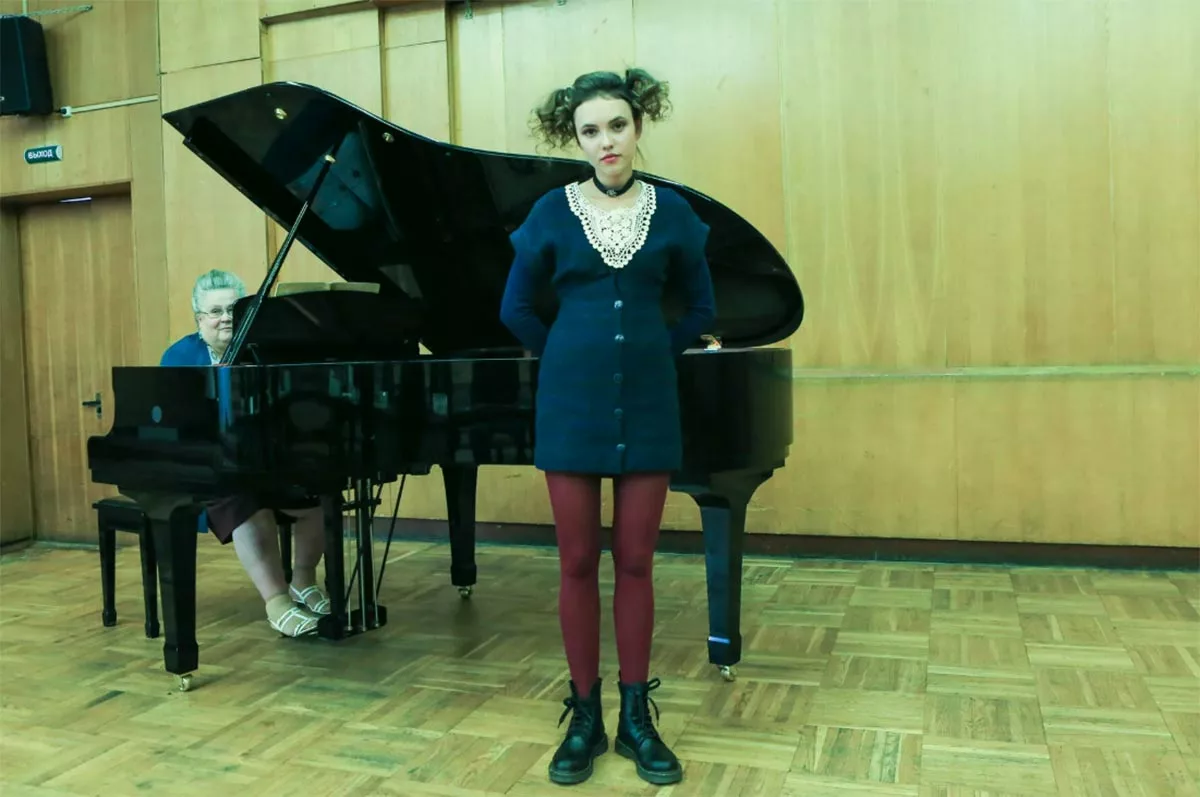 Стася Милославская в сериале 90-е. Весело и громко Стася Милославская в сериале 90-е. Весело и громко