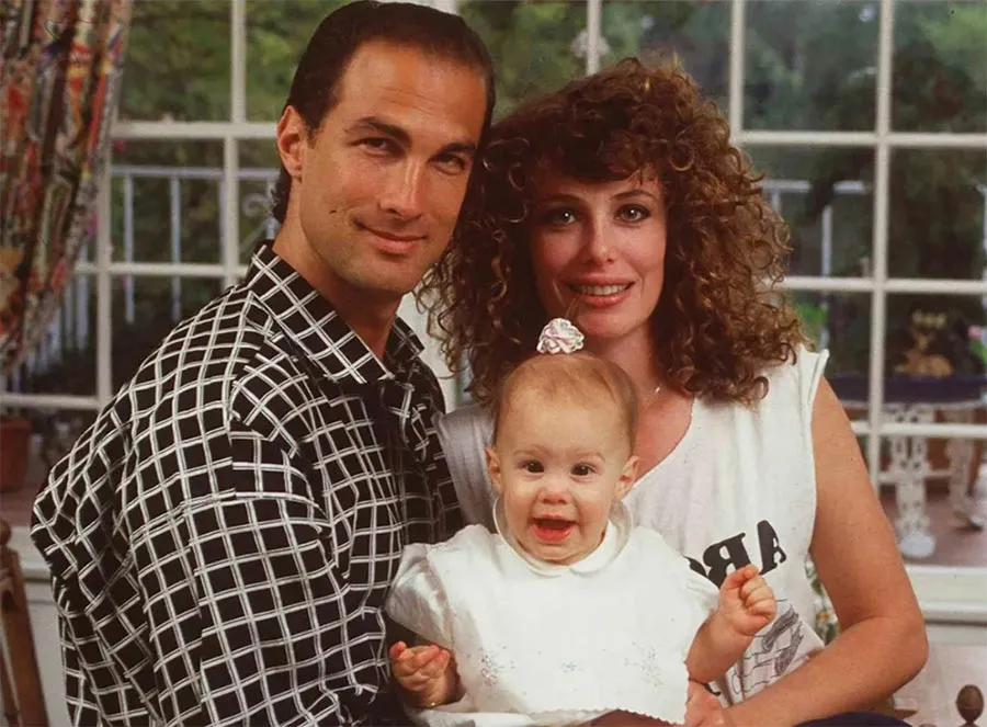 Стивен Сигал и Келли Леброк 2