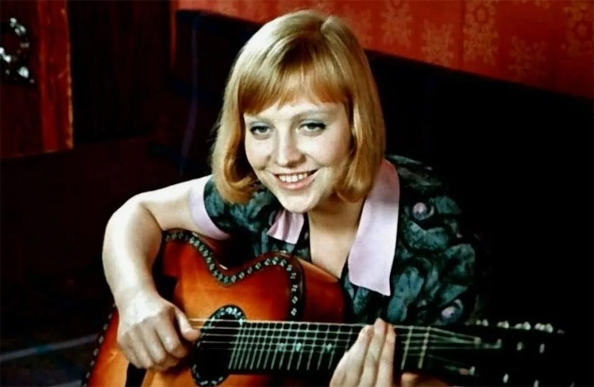 Светлана Крючкова в фильме Большая перемена