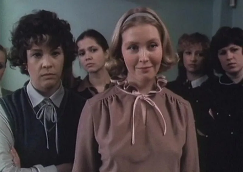 Светлана Рябова в фильме Не ходите, девки, замуж