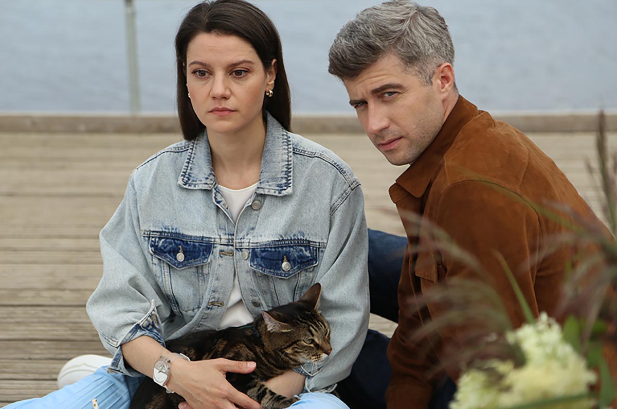 Светлана Смирнова-Кацагаджиева в сериале Женщина с котом и детективом