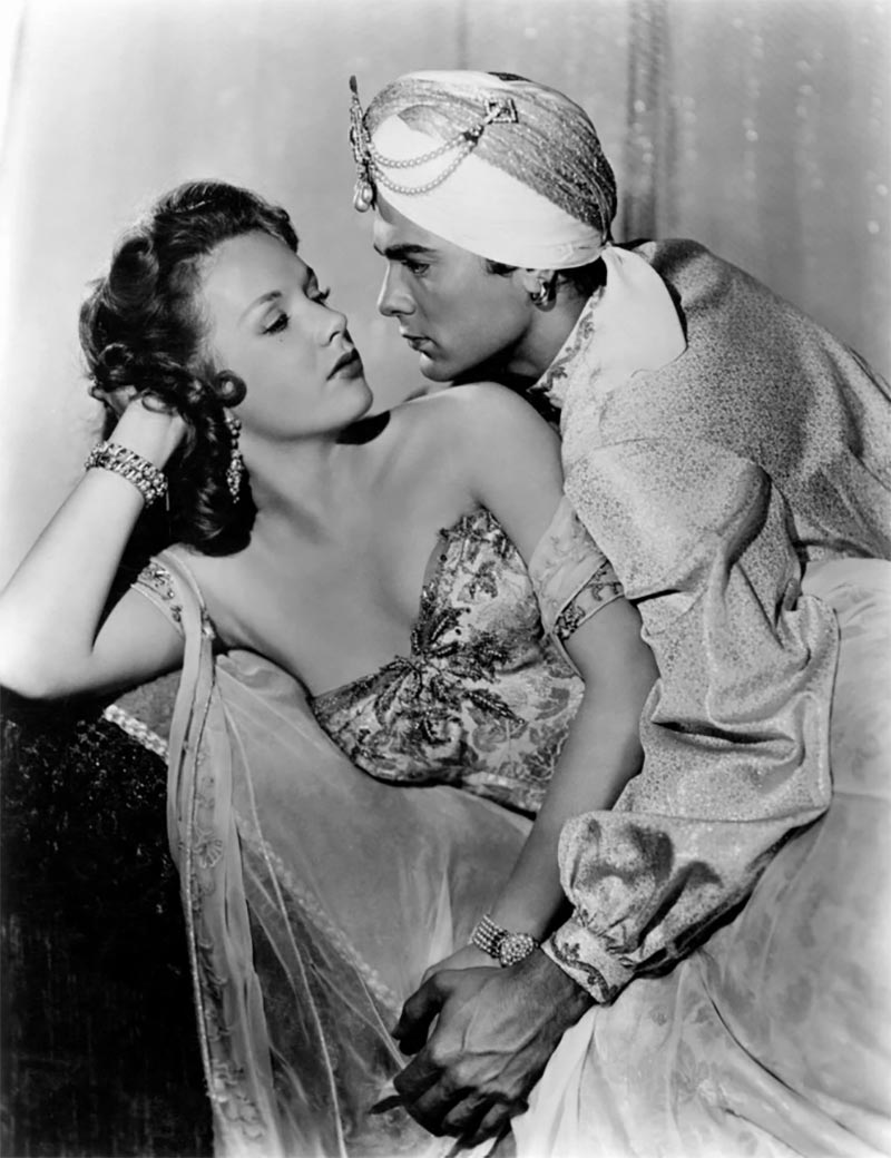 Тони Кёртис в фильме Сын Али-Бабы Тони Кёртис в фильме Сын Али-Бабы