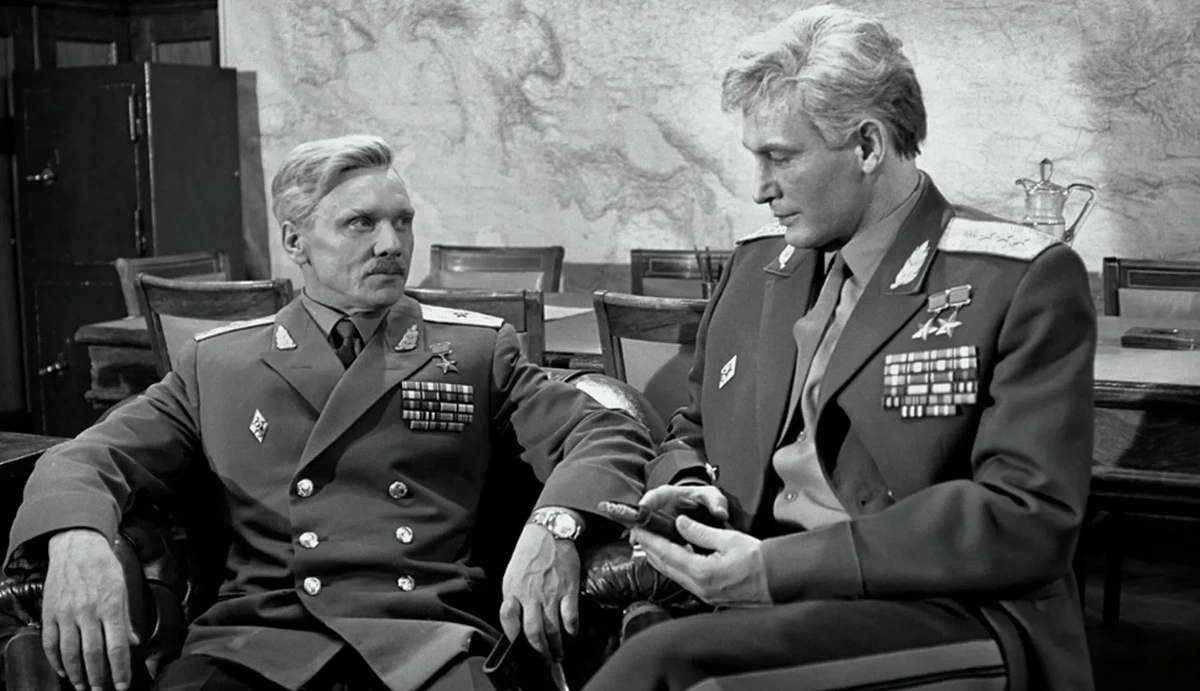 Василий Лановой в фильме Офицеры Василий Лановой в фильме Офицеры 4