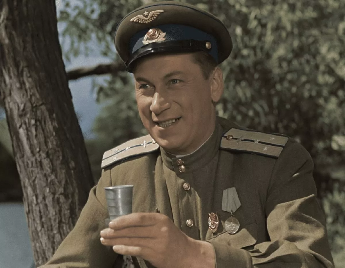 Василий Меркурьев в фильме Небесный тихоход Василий Меркурьев в фильме Небесный тихоход