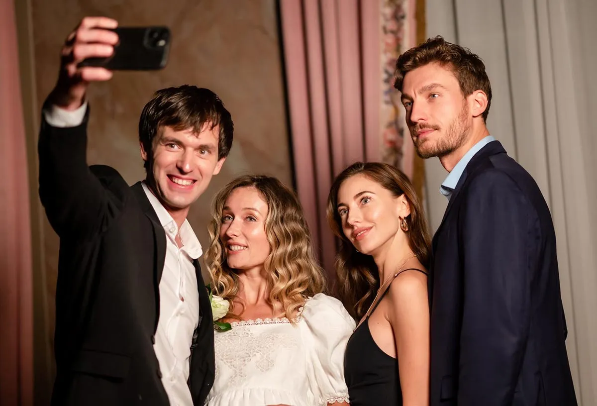 Виктор Михайлов в сериале Крестецкая вышивка Виктор Михайлов в сериале Крестецкая вышивка