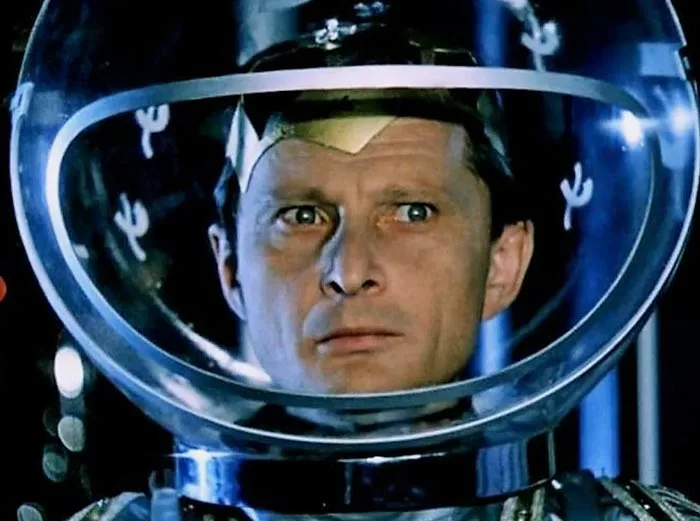 Виктор Сергачев в фильме Эта весёлая планета Виктор Сергачев в фильме Эта весёлая планета