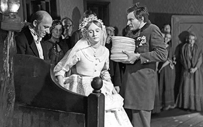 Виктор Сергачев в фильме Скверный анекдот Виктор Сергачев в фильме Скверный анекдот