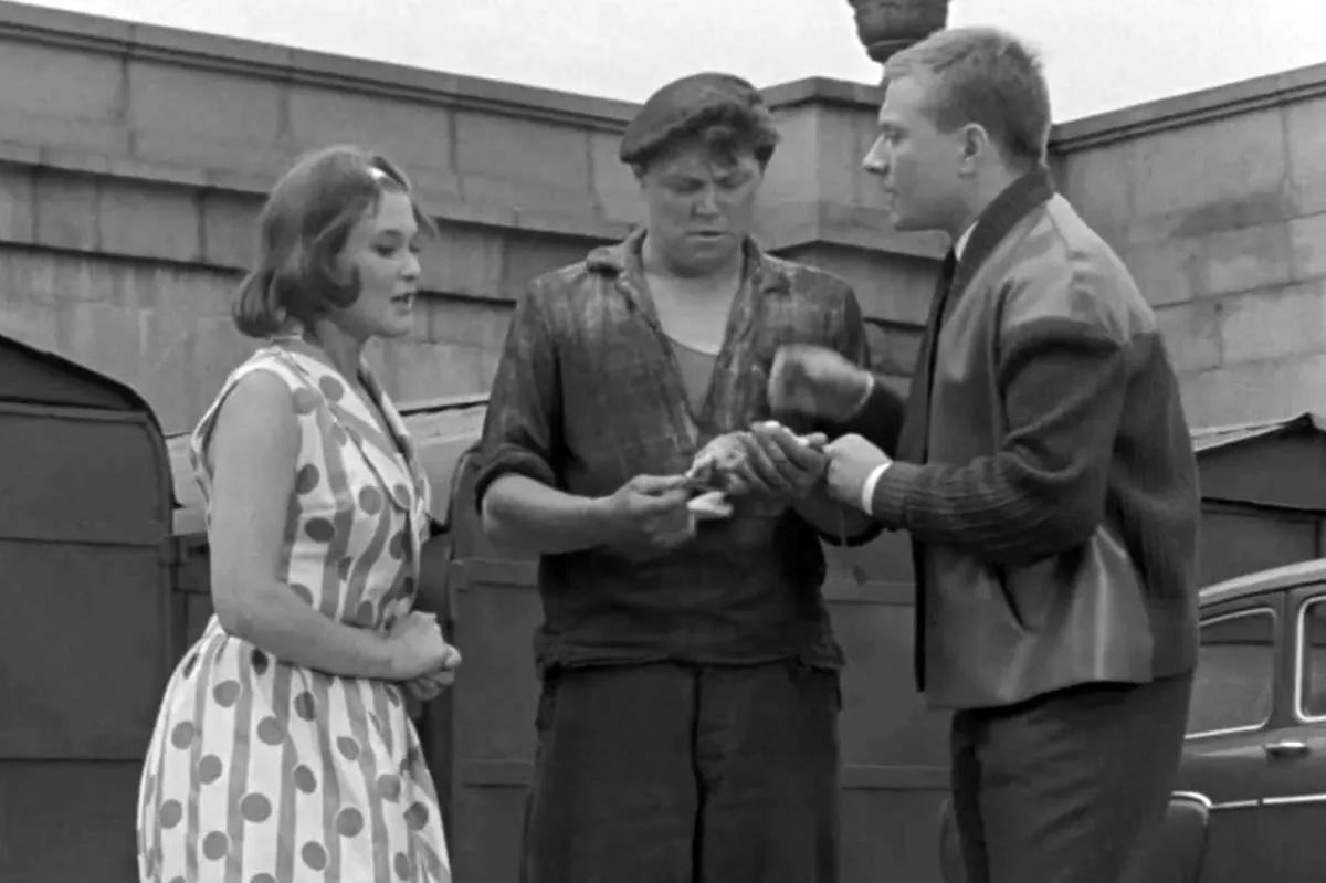 Вячеслав Невинный в фильме Берегись автомобиля