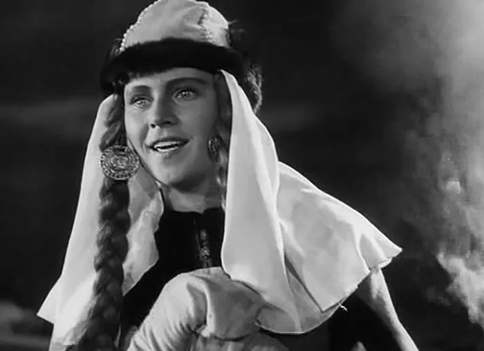 Валентина Ивашева в фильме Александр Невский Валентина Ивашева в фильме Александр Невский