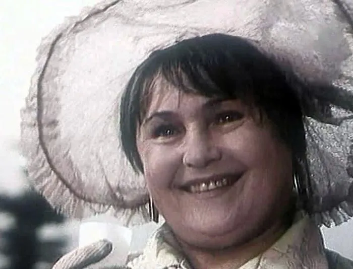 Валентина Ивашева в фильме Ни пуха, ни пера Валентина Ивашева в фильме Ни пуха, ни пера