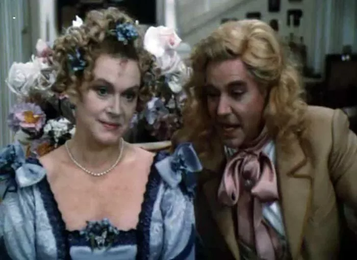 Валентина Талызина в фильме Анютины глазки и барские ласки Валентина Талызина в фильме Анютины глазки и барские ласки