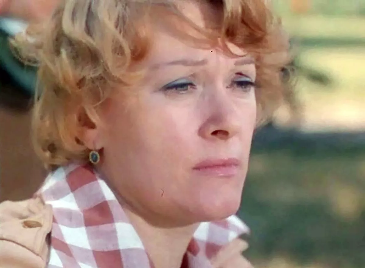 Валентина Талызина в фильме По улицам комод водили... Валентина Талызина в фильме По улицам комод водили...