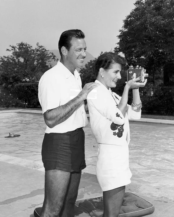 Уильям Холден и Бренда Маршалл 3