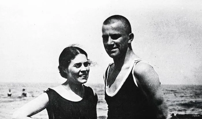 Владимир Маяковский и Лиля Брик 3