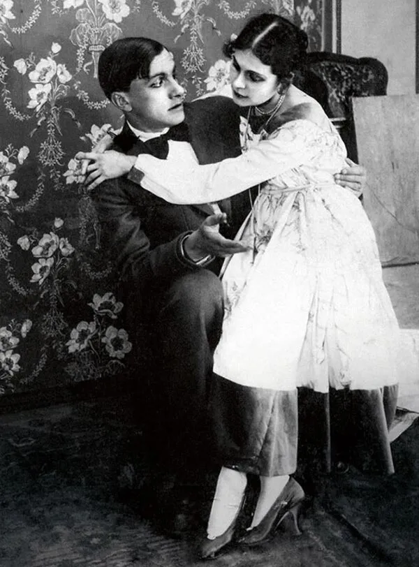 Владимир Маяковский и Лиля Брик 5