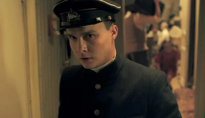 Ярослав Жалнин в фильме Трагедия в бухте Роджерс