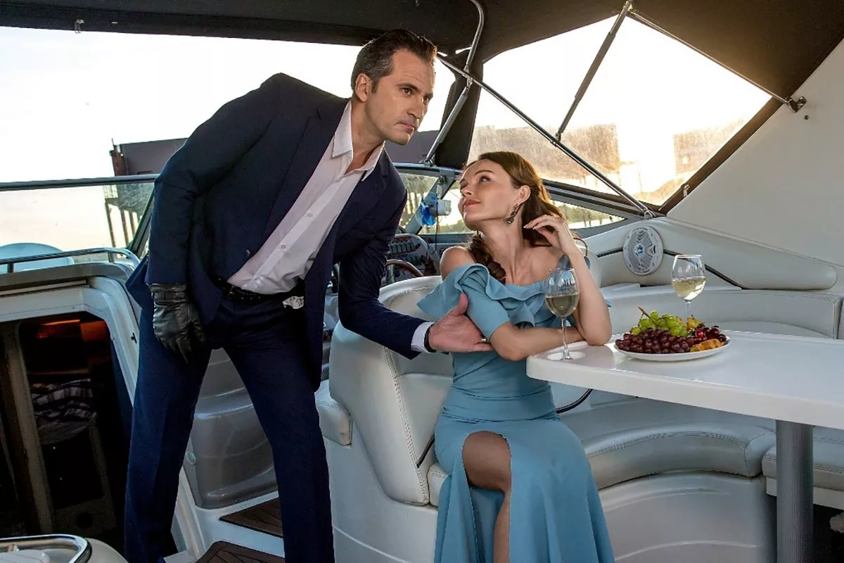 Юлия Подозёрова в сериале Прекрасные создания Юлия Подозёрова в сериале Прекрасные создания 2