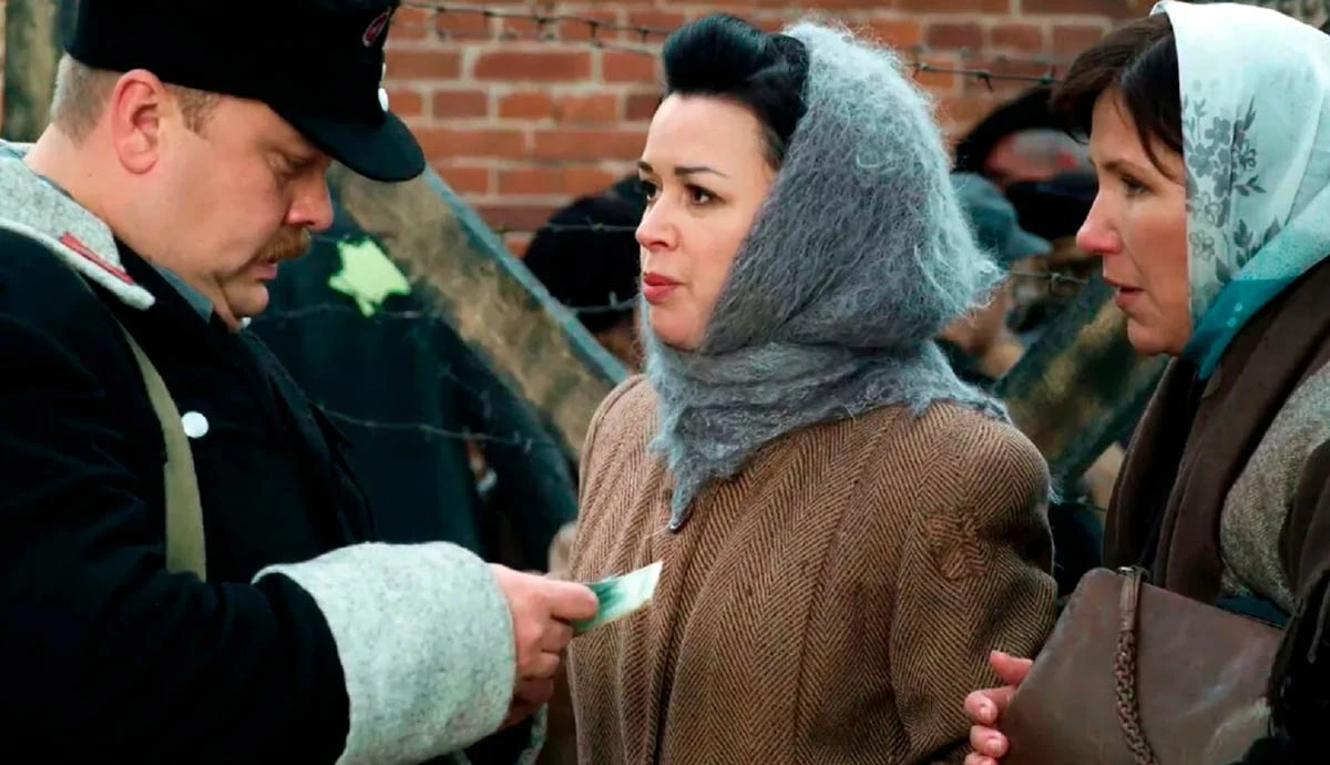 Анастасия Заворотнюк в сериале Охота на гауляйтера Анастасия Заворотнюк в сериале Охота на гауляйтера