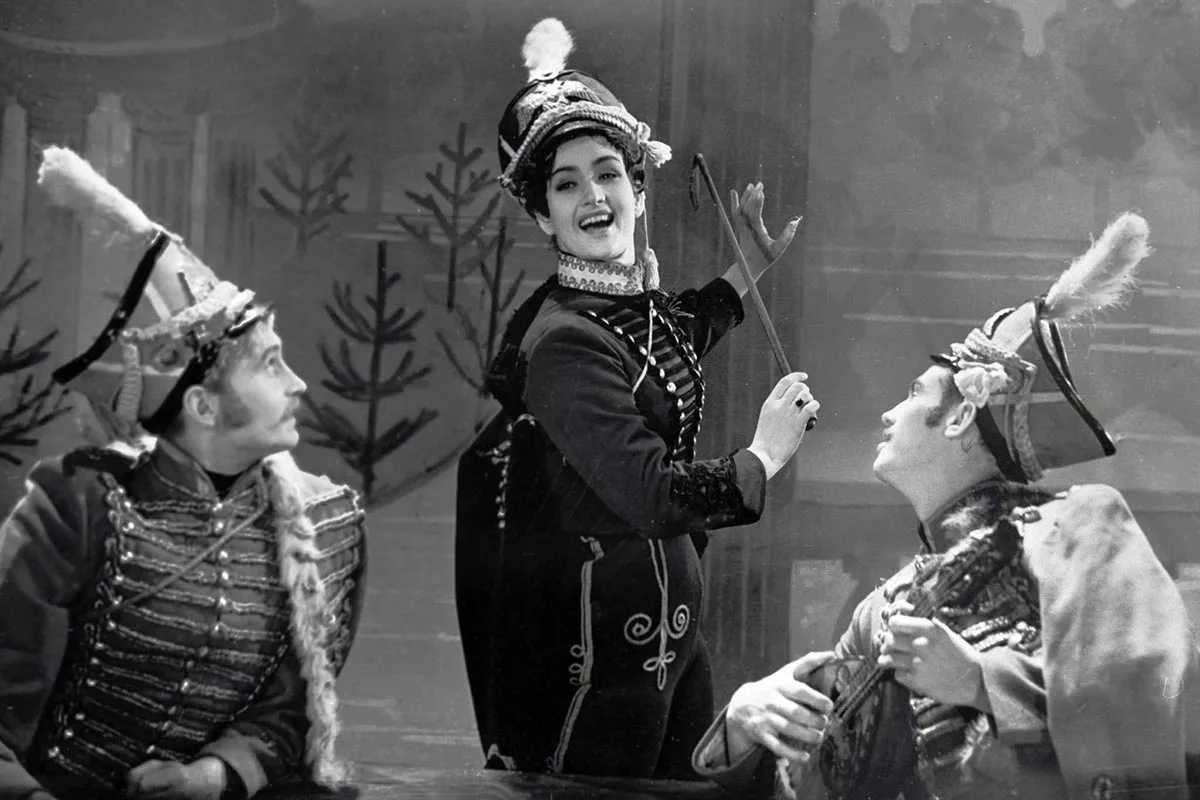 Зинаида Кириенко в фильме Сорока-воровка Зинаида Кириенко в фильме Сорока-воровка 3