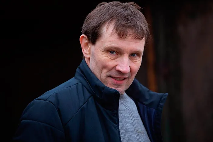 Кадр из сериала Аутсайдер кадр Аутсайдер 2