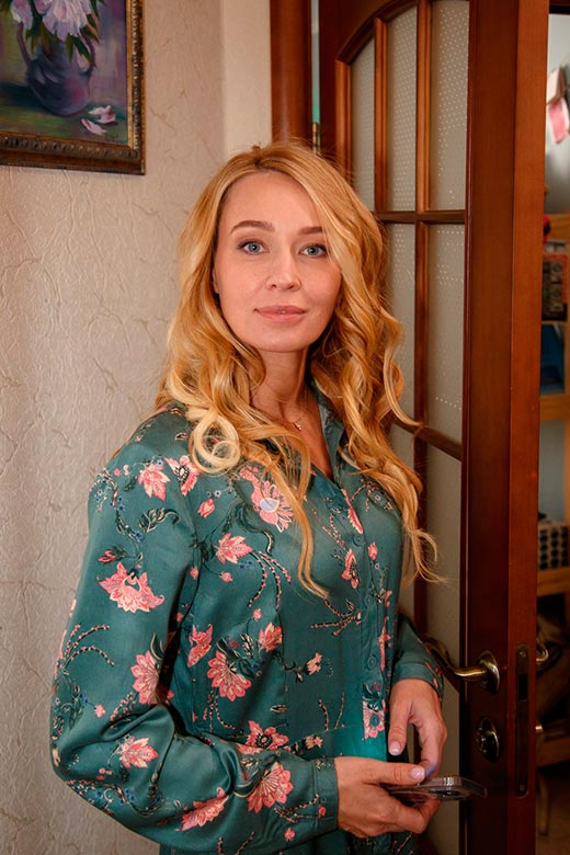 Сериал «Белая полоса» (2024) - сюжет, актеры и роли, кадры из сериала