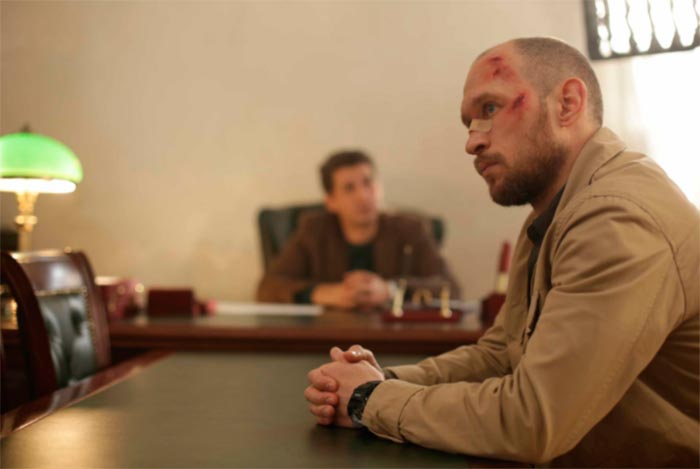 Кадр из сериала Брюс кадр Брюс 7