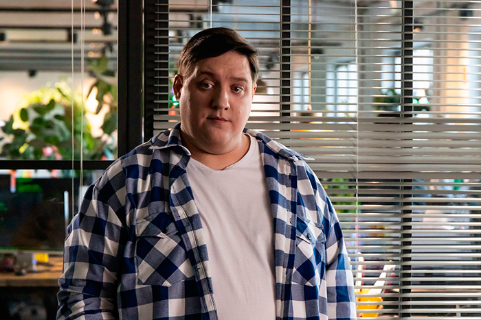 Кадр из сериала Большой человек кадр Большой человек 7