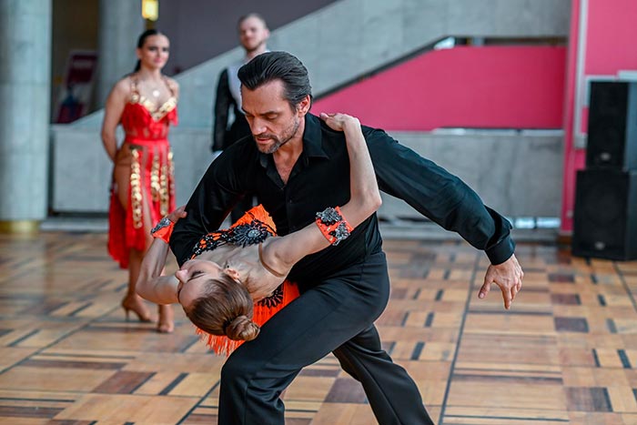 Кадр из сериала Ча-ча-ча кадр Ча-ча-ча 6