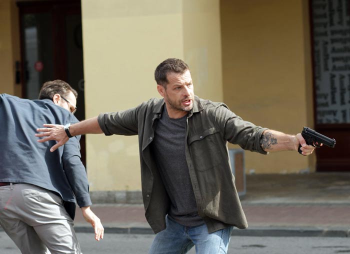 Кадр из сериала Человек из дома напротив кадр Человек из дома напротив 4