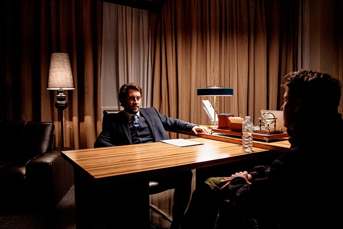 Кадр из сериала Что делать женщине, если у неё два любовника, а выбрать нужно одного кадр Что делать женщине, если у неё два любовника, а выбрать нужно одного 2