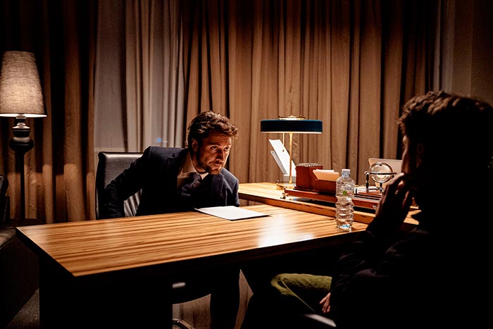 Кадр из сериала Что делать женщине, если у неё два любовника, а выбрать нужно одного кадр Что делать женщине, если у неё два любовника, а выбрать нужно одного 4