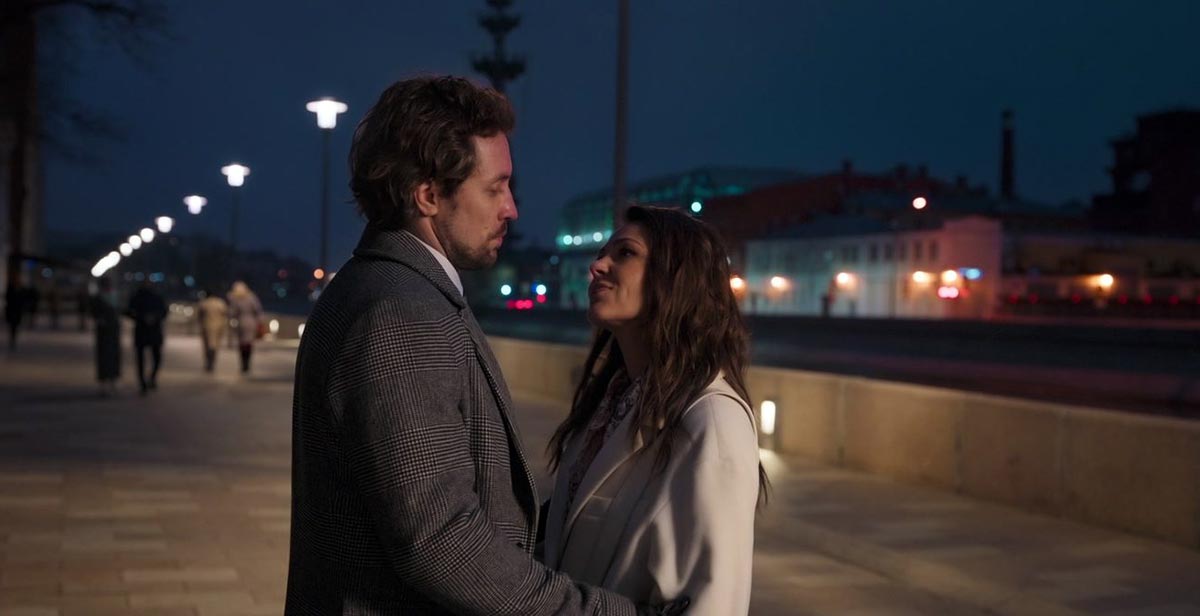 Кадр из сериала Что делать женщине, если у неё два любовника, а выбрать нужно одного кадр Что делать женщине, если у неё два любовника, а выбрать нужно одного 12