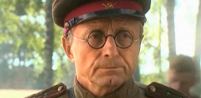 Кадр из сериала Далеко от войны кадр Далеко от войны 5